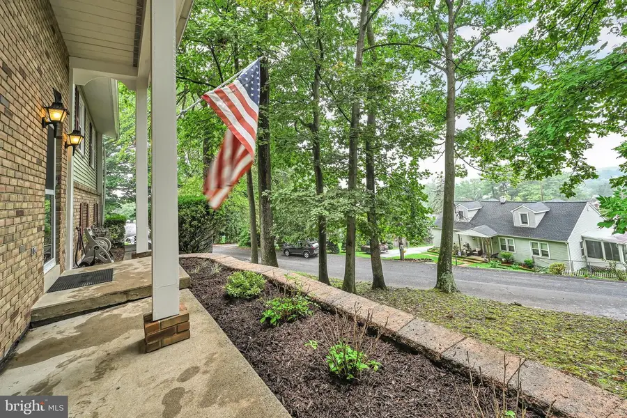 404 Hill Cir, Reading, PA 19607 - #3