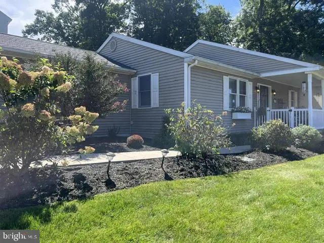 412 Russell Ave, Douglassville, PA 19518 - #2
