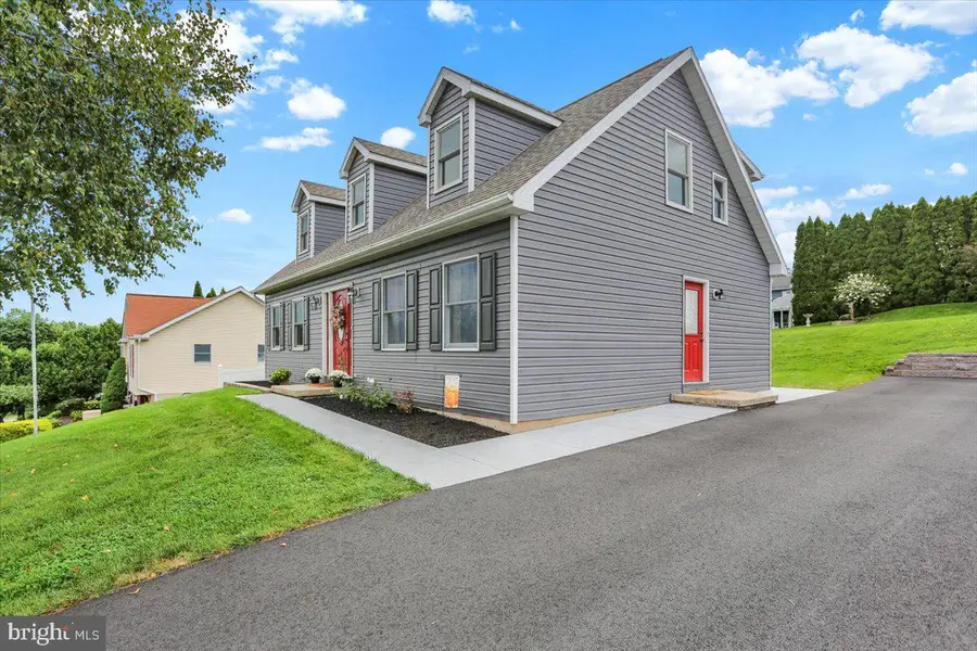 905 Denise Dr, Birdsboro, PA 19508 - #2