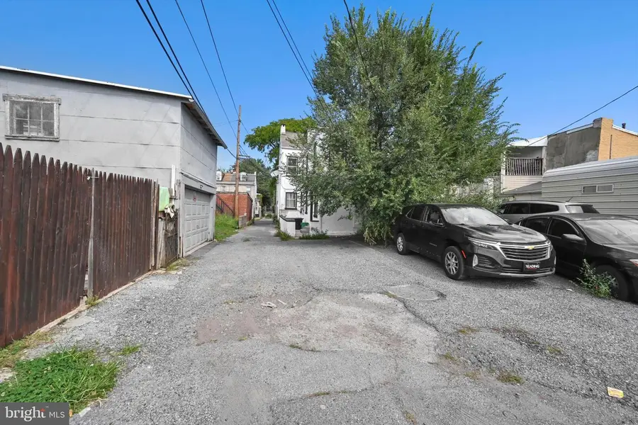 412 Spruce St, Reading, PA 19602 - #3