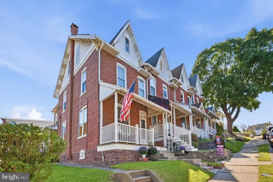 127 Hook St, Birdsboro, PA 19508 - #3