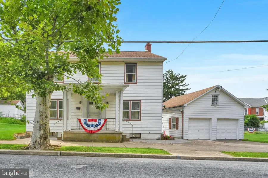 20 S Water St, Womelsdorf, PA 19567 - #3