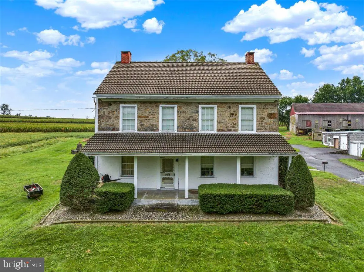 465 Antietam Rd, Reading, PA 19606 - #1