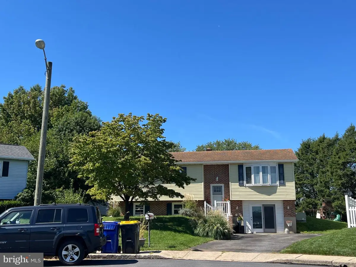 418 Good Ave, Womelsdorf, PA 19567 - #1
