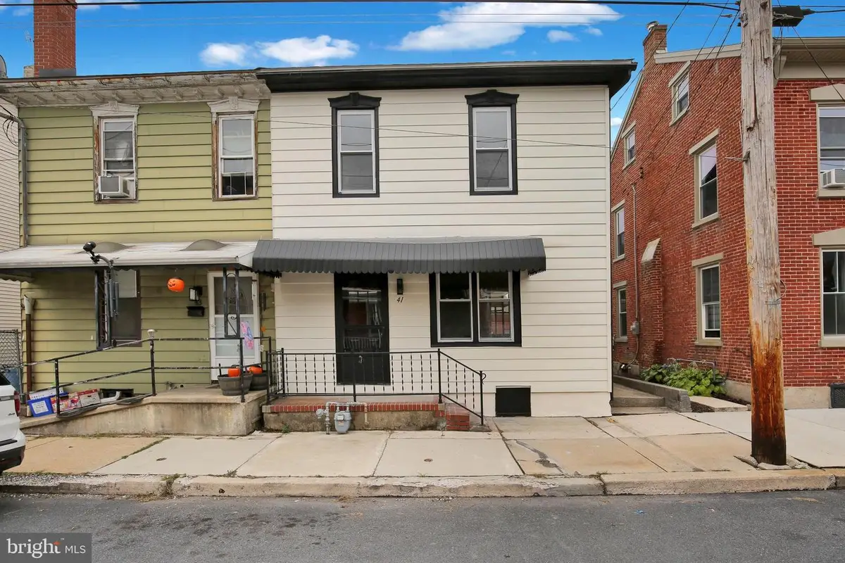 41 W Washington St, Fleetwood, PA 19522 - #1