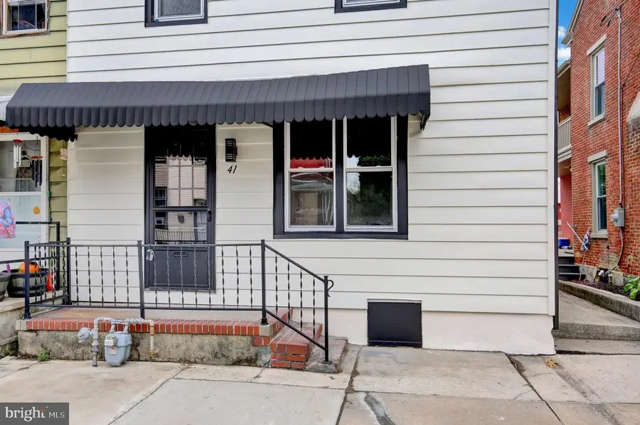 41 W Washington St, Fleetwood, PA 19522 - #2