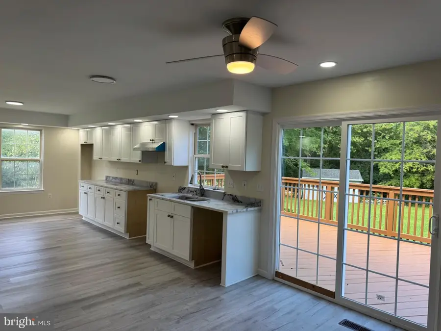 1199 Ashbourne Dr, Reading, PA 19605 - #3