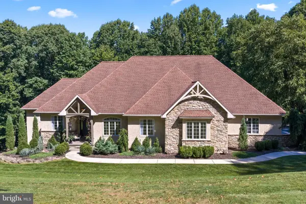 8 Bordeaux Dr, MOHNTON, PA 19540