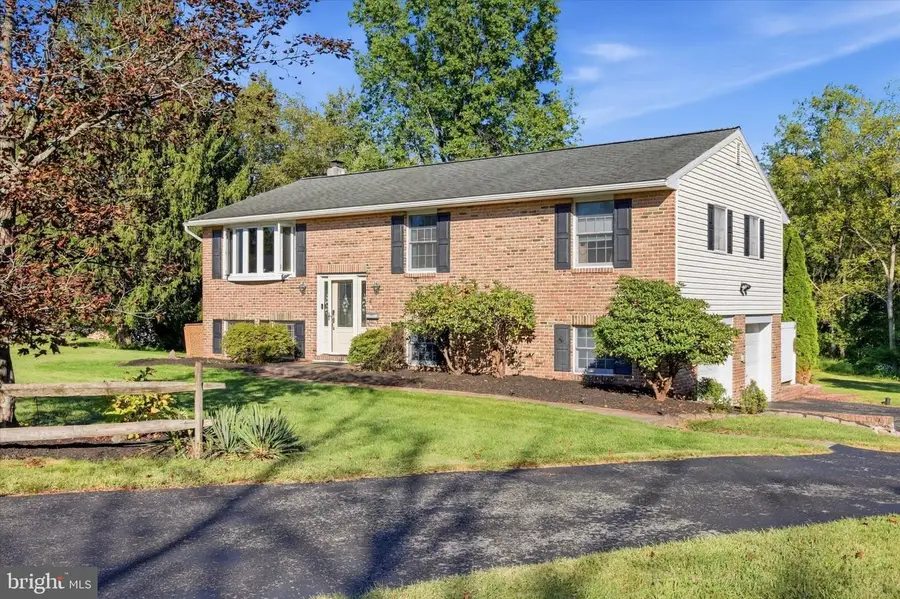 4 Aspen Ct, Douglassville, PA 19518 - #2