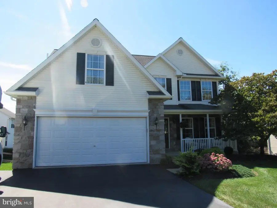 1214 Stonehenge Dr, Reading, PA 19606 - #3