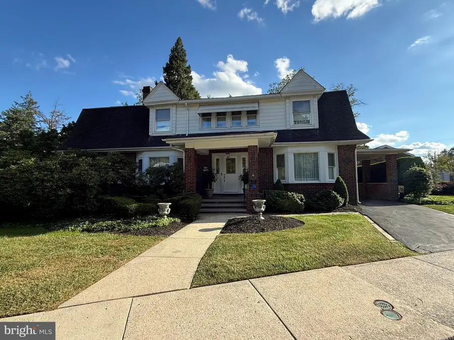24 Upland Rd, Wyomissing Hills, PA 19609 - #2