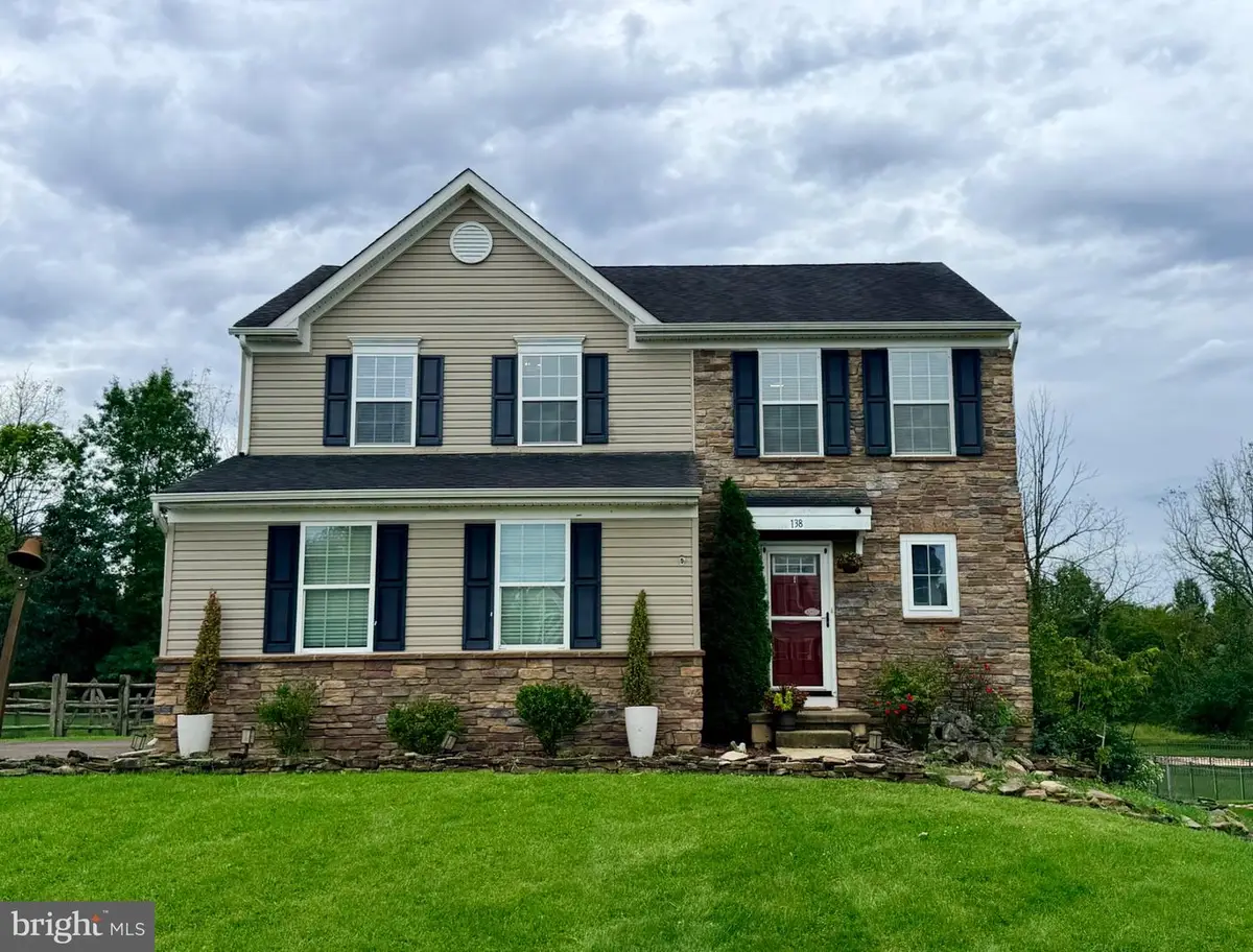 138 Meadowside Dr, Douglassville, PA 19518 - #1