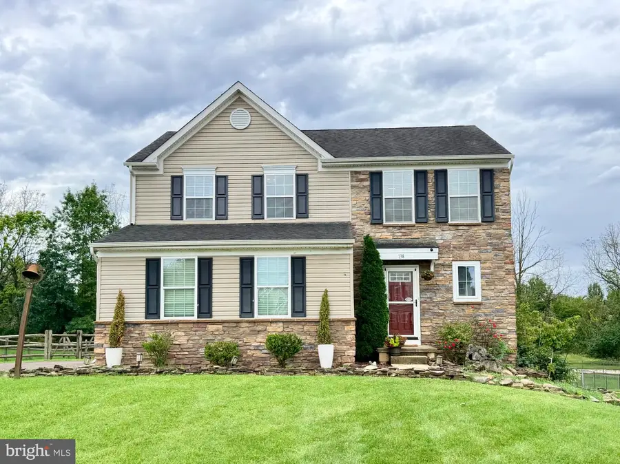 138 Meadowside Dr, Douglassville, PA 19518 - #2