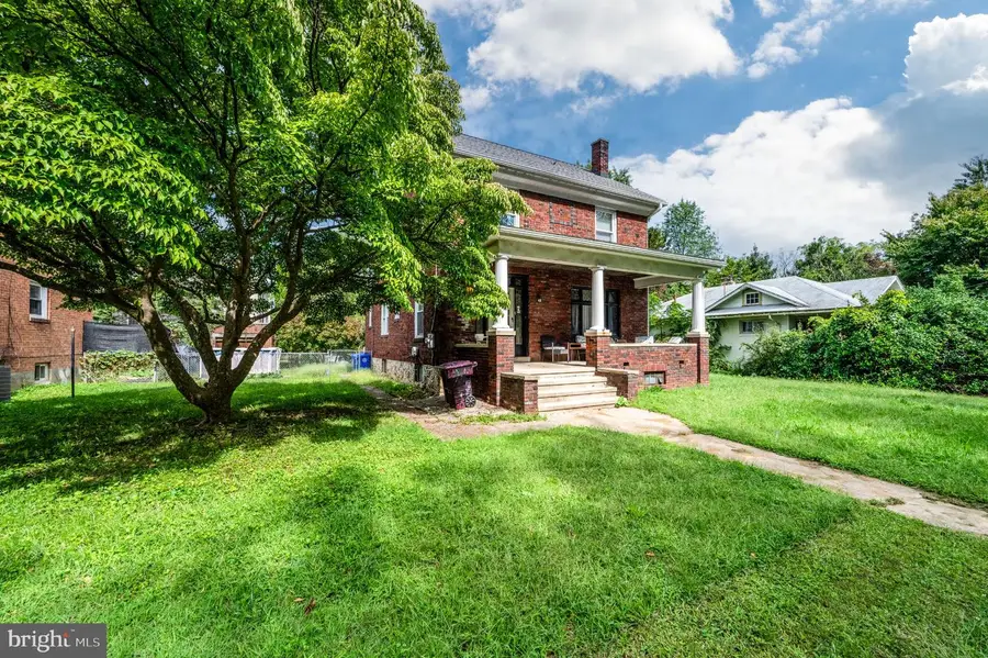 711 Greenway Tc Ter, Reading, PA 19607 - #2