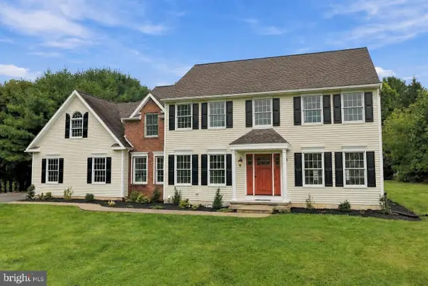 4 Schoolhouse Ln, FLEETWOOD, PA 19522
