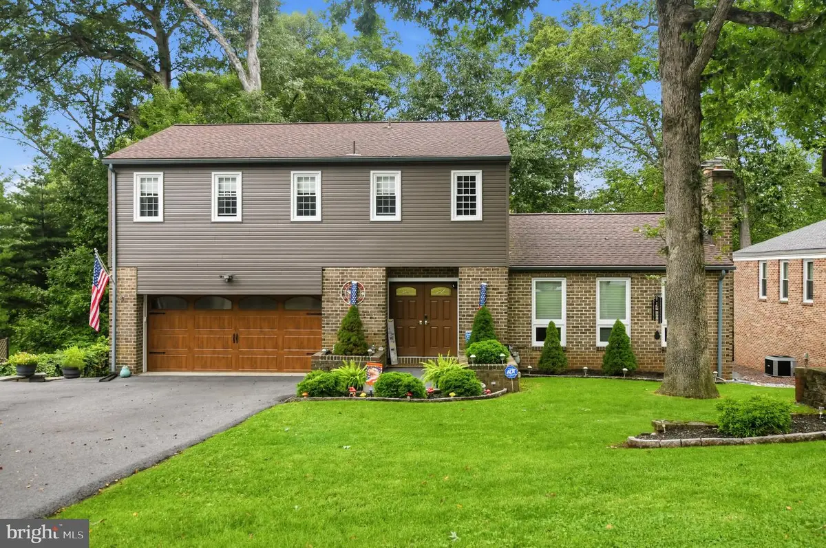10 Nassau Cir, Reading, PA 19607 - #1