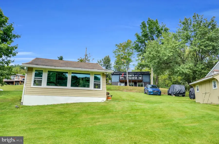 473 N Shore Dr, Lenhartsville, PA 19534 - #3