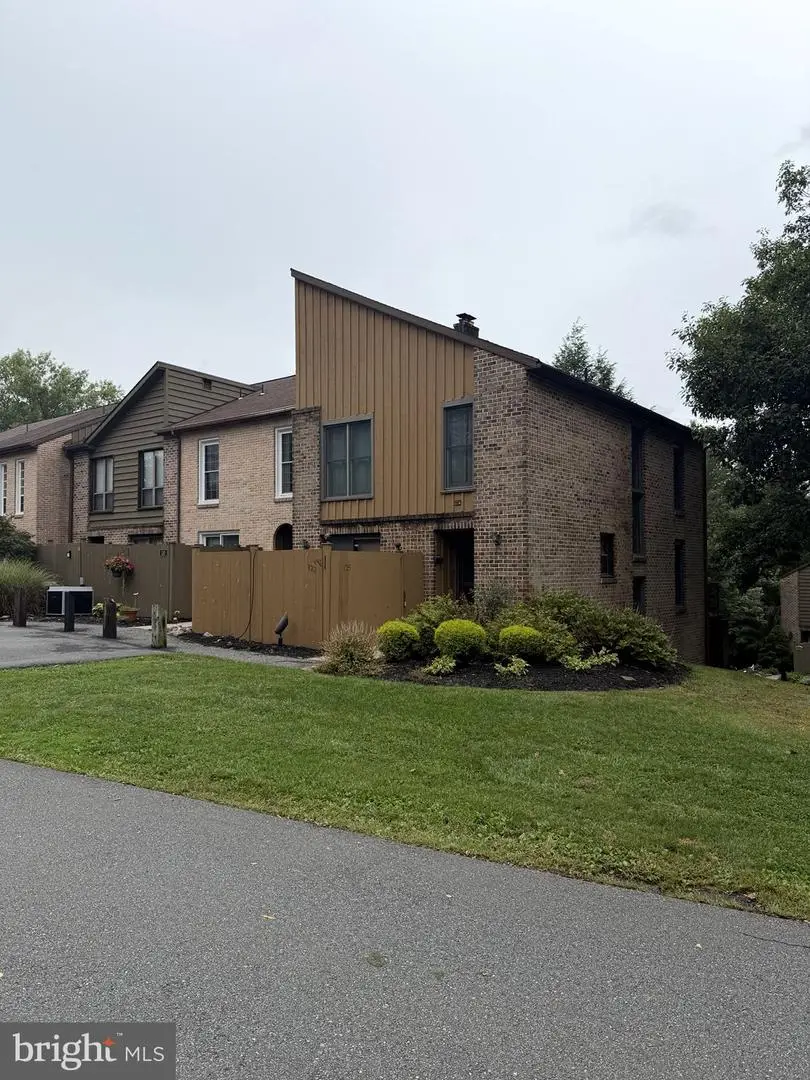 129 Merion Ln, Reading, PA 19607 - #1