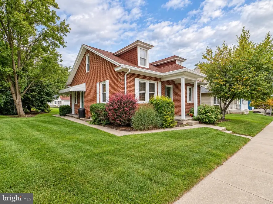 255 Nichols St, Leesport, PA 19533 - #2