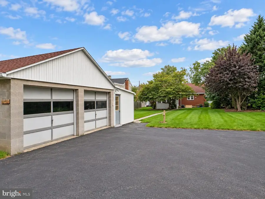 255 Nichols St, Leesport, PA 19533 - #3