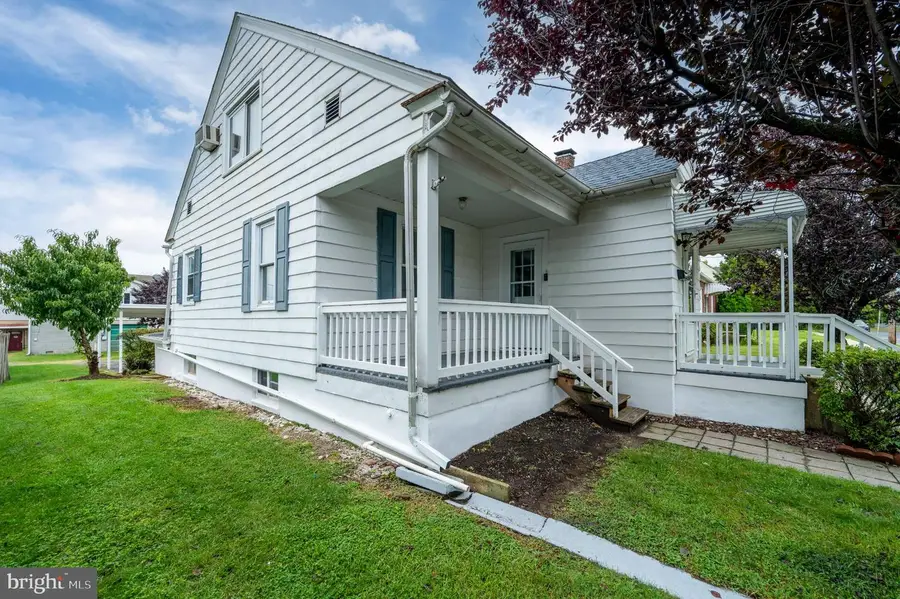 3822 Raymond St, Reading, PA 19605 - #3