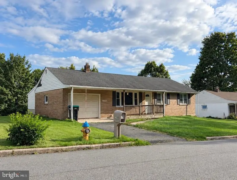 308 Blackwood Dr, Reading, PA 19606 - #1