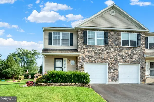 40 N Calais Dr, READING, PA 19605