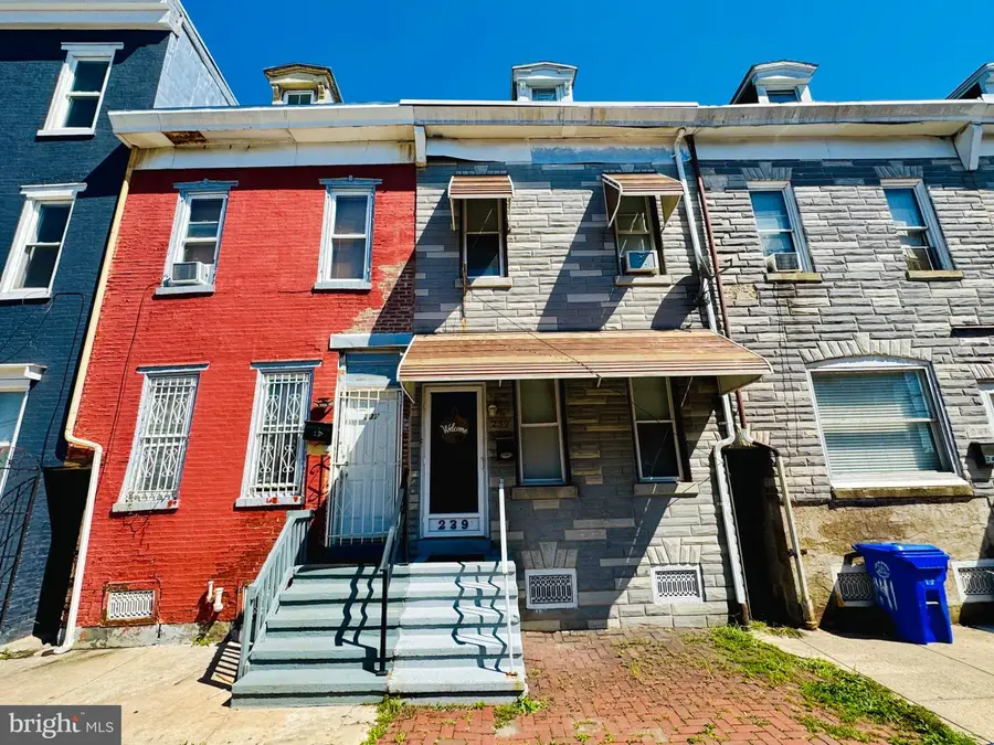 239 Pearl St, Reading, PA 19602 - #2
