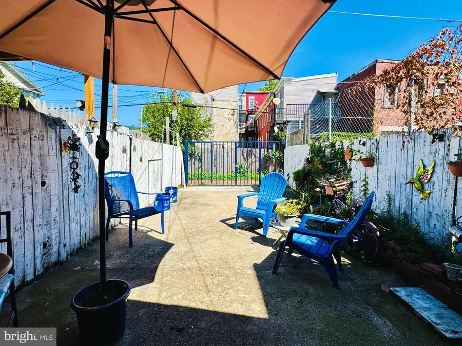 239 Pearl St, Reading, PA 19602 - #3
