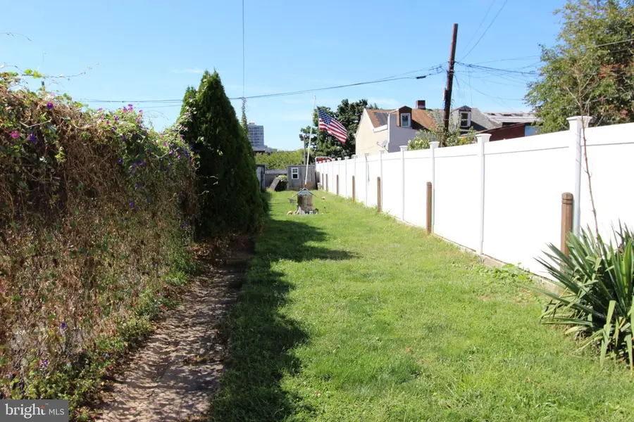 112 N 4th St, Reading, PA 19601 - #3