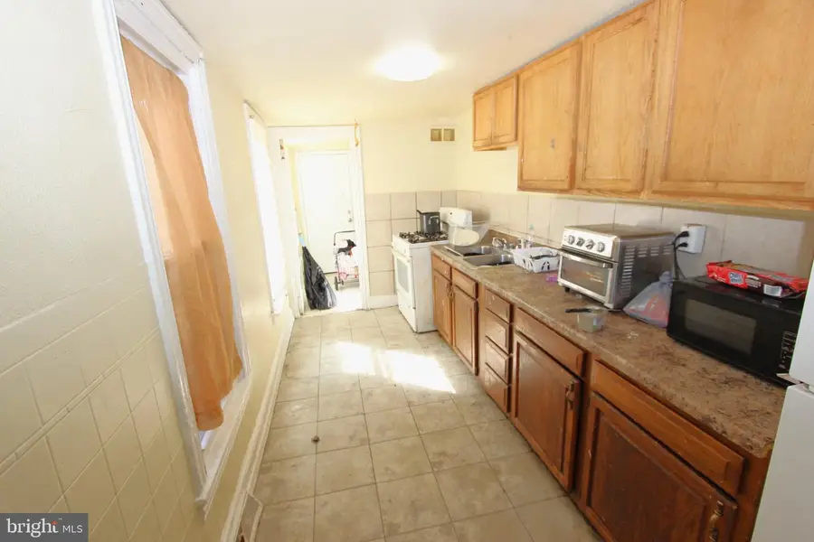 32 S 10th St, Reading, PA 19602 - #2