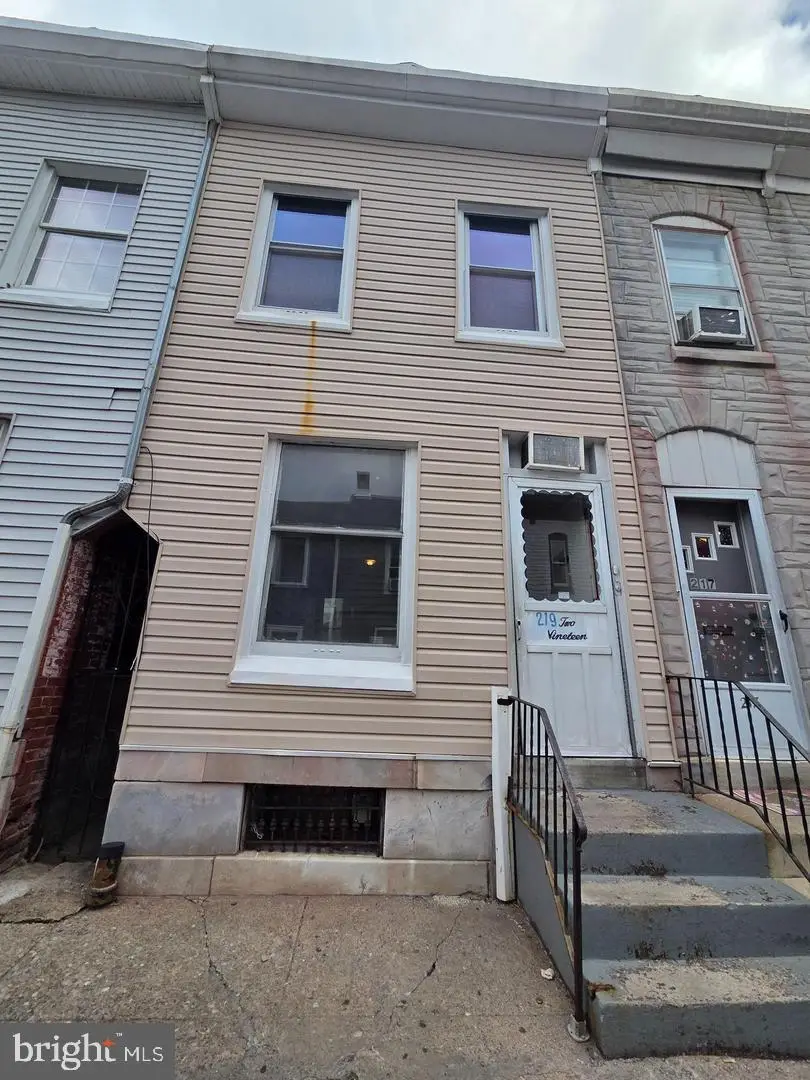 219 Mulberry St, Reading, PA 19604 - #1