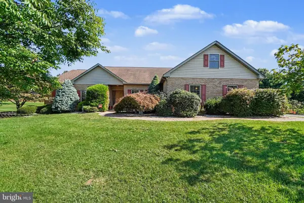 17 Foxwood Dr, MOHRSVILLE, PA 19541