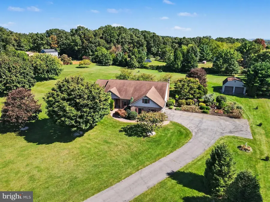 17 Foxwood Dr, Mohrsville, PA 19541 - #3