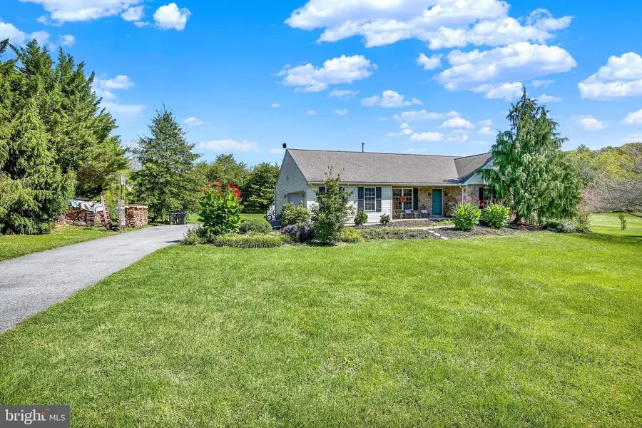 8 Green St, Birdsboro, PA 19508 - #3