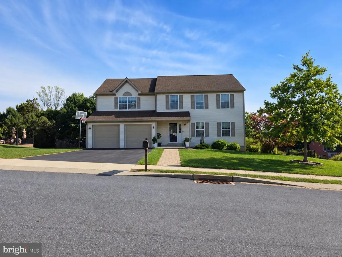 59 Sunglo Dr, Leesport, PA 19533 - #1