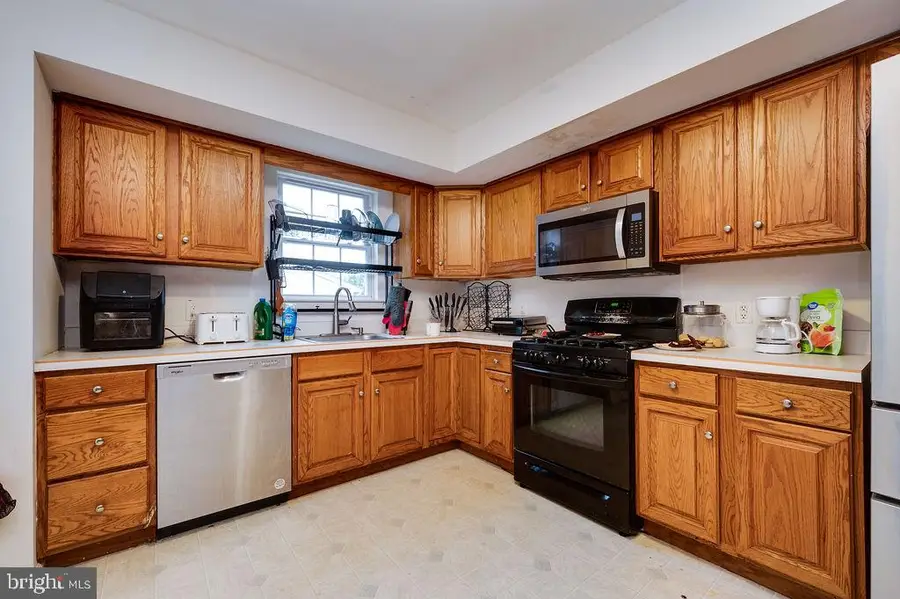 4860 Dunham Dr, Reading, PA 19606 - #2