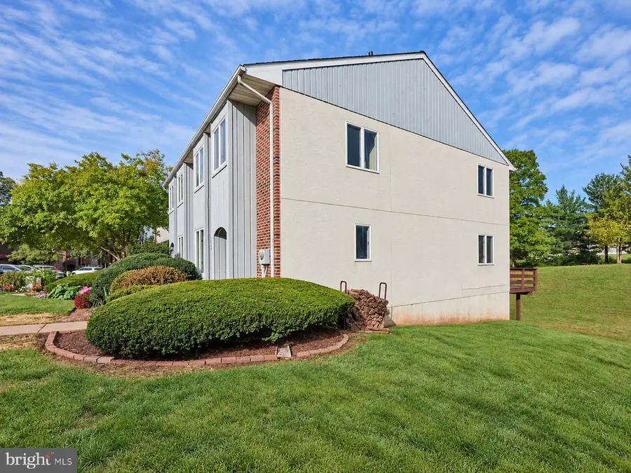 12 Lenape Ln, Douglassville, PA 19518 - #3