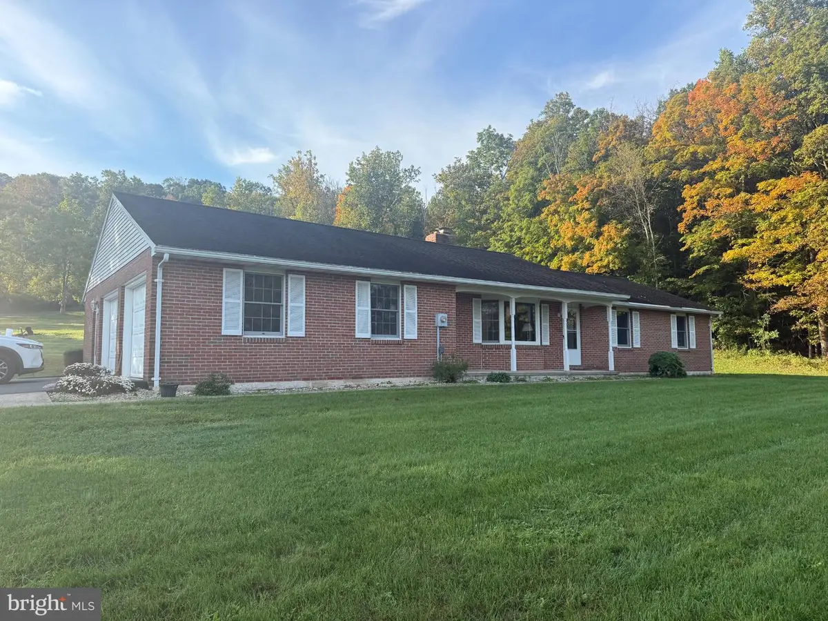 223 Creek Rd, Boyertown, PA 19512 - #1