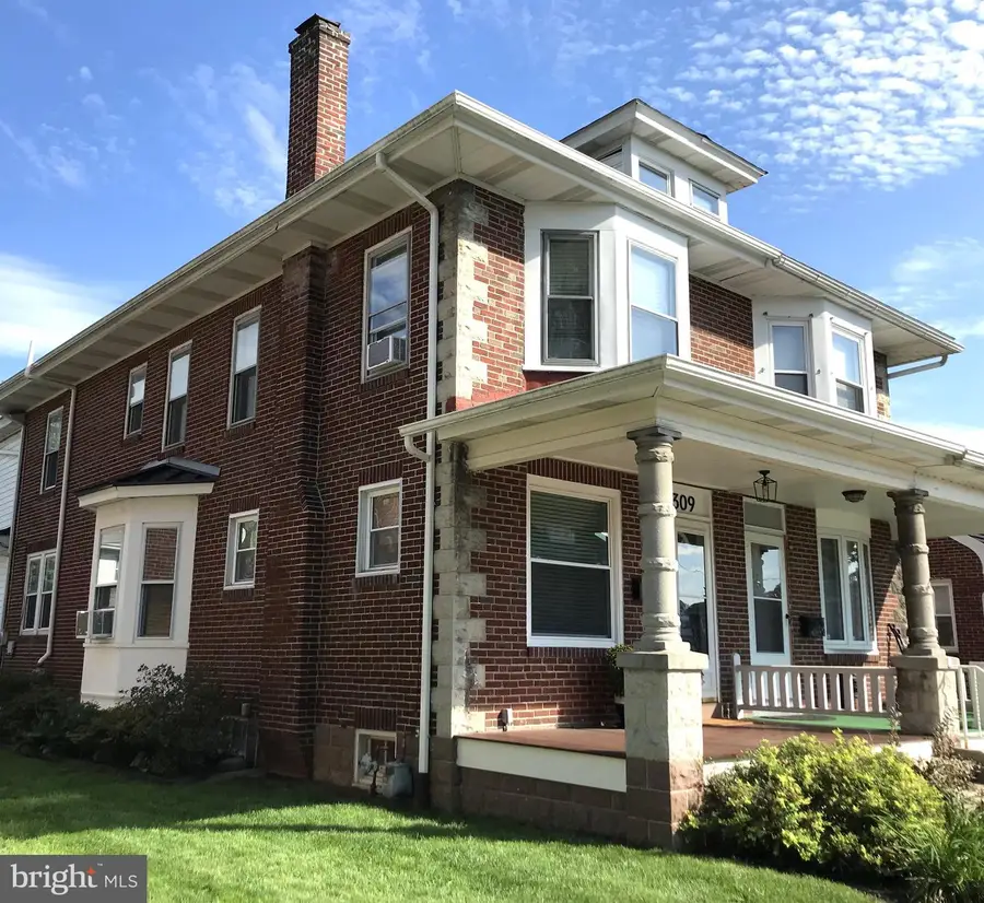 309 Telford Ave, West Lawn, PA 19609 - #2