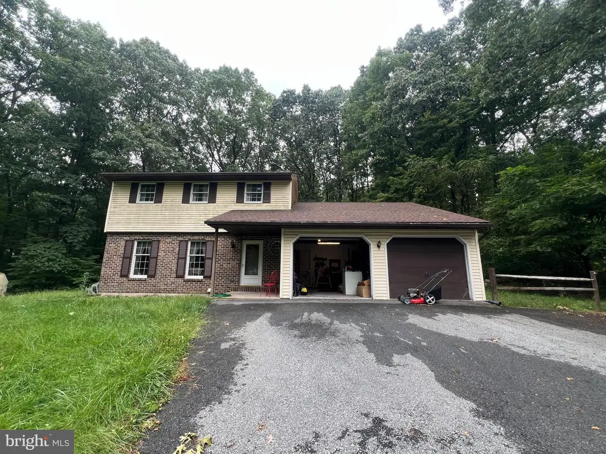162 Stitzer Rd, Fleetwood, PA 19522 - #1
