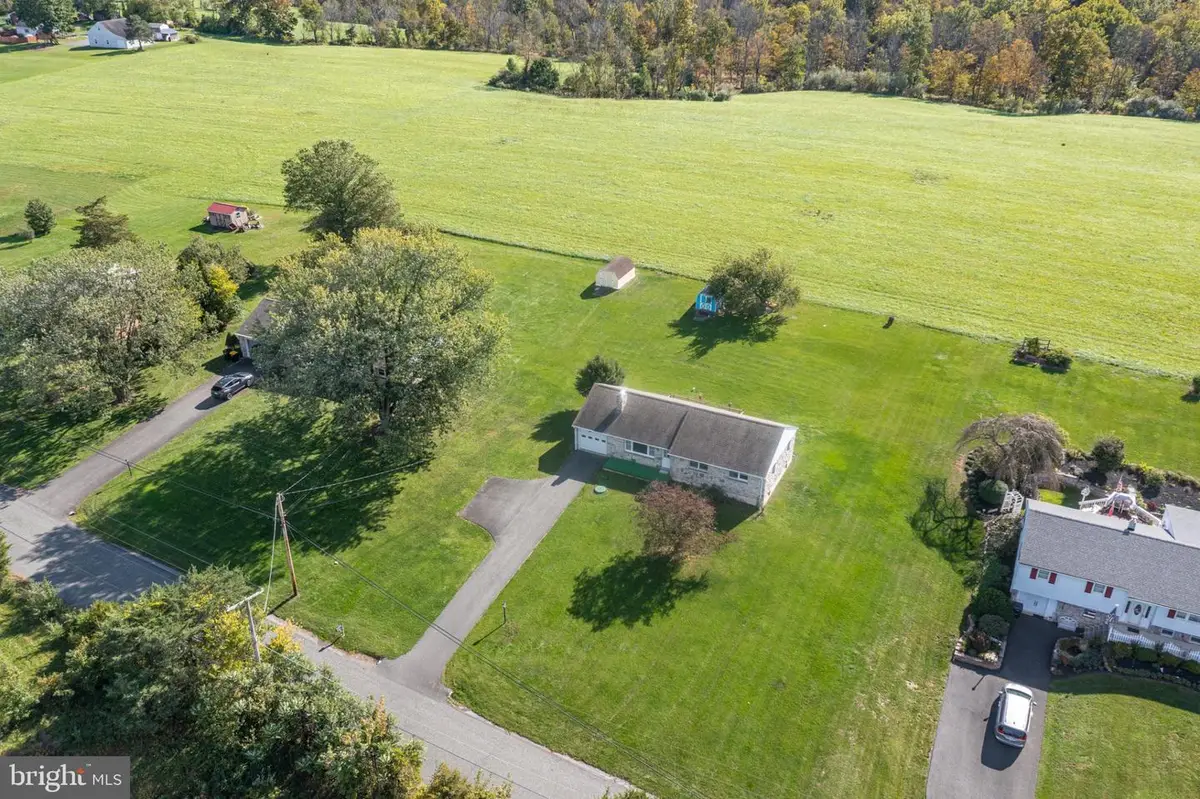 38 Locust Rd, Boyertown, PA 19512 - #1