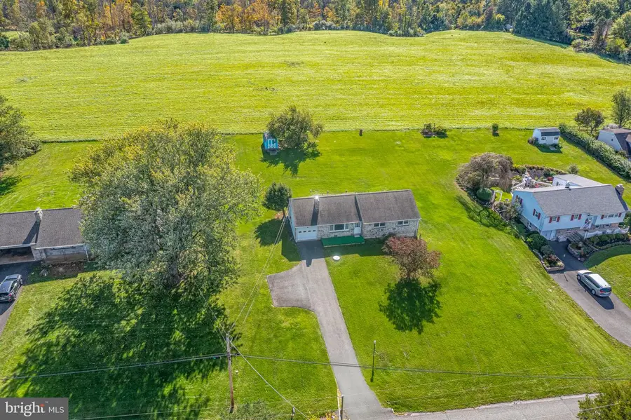 38 Locust Rd, Boyertown, PA 19512 - #2