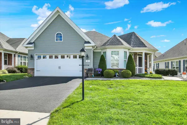 9 Fox Chase Ln, OLEY, PA 19547