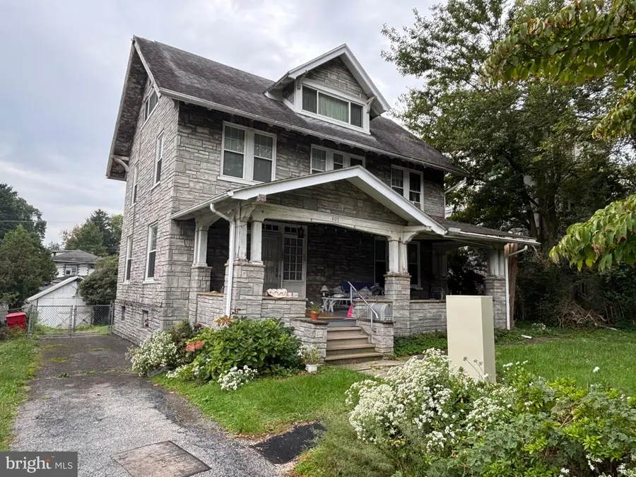 605 Carsonia Ave, Reading, PA 19606 - #2