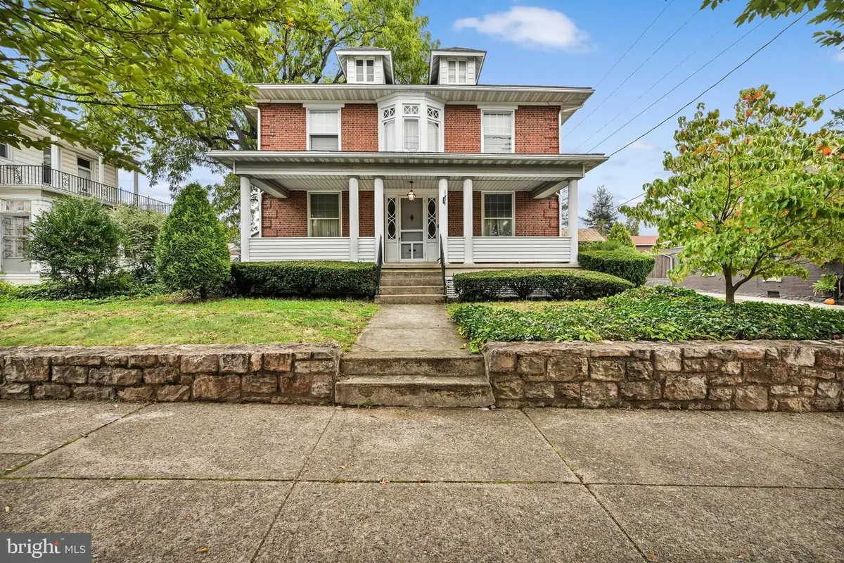 101 N 4th St, Hamburg, PA 19526 - #1