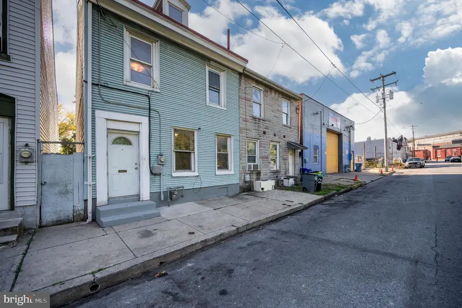 44 Neversink St, Reading, PA 19602 - #2
