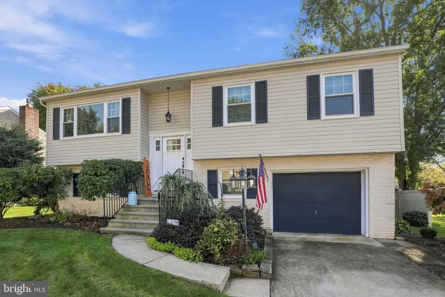 140 W Wilson Ave W, Wernersville, PA 19565 - #2