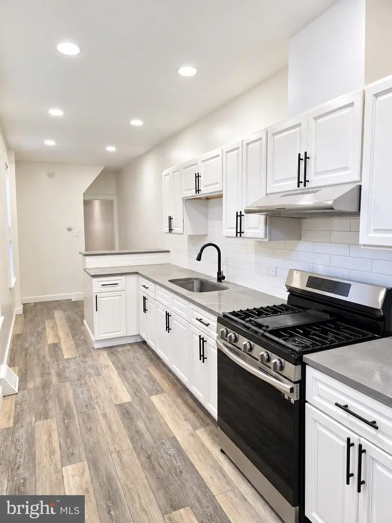 1057 Pike St, Reading, PA 19604 - #3