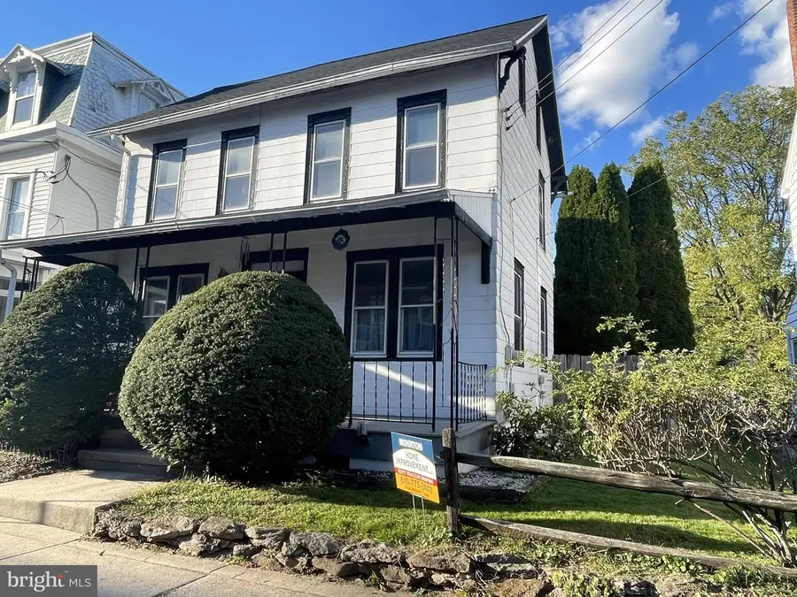 19 E Summit St, Mohnton, PA 19540 - #2